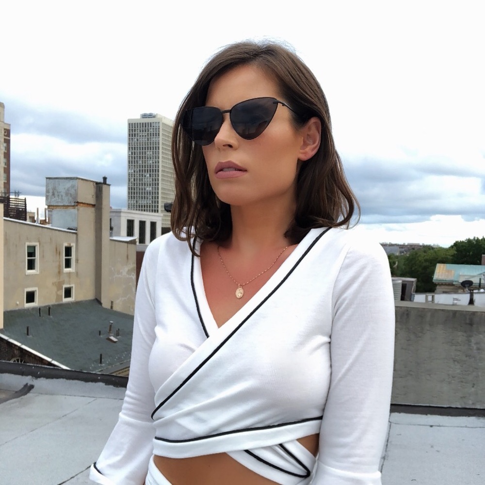 Last 1✨🆕Vixen Black Oversized Cat Eye Sunnies - Picture 2 of 5